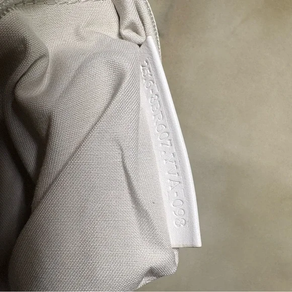 Authentic Fendi Patent Leather Cream Crossbody Bag with Adjustable Strap - Picture 7 of 12